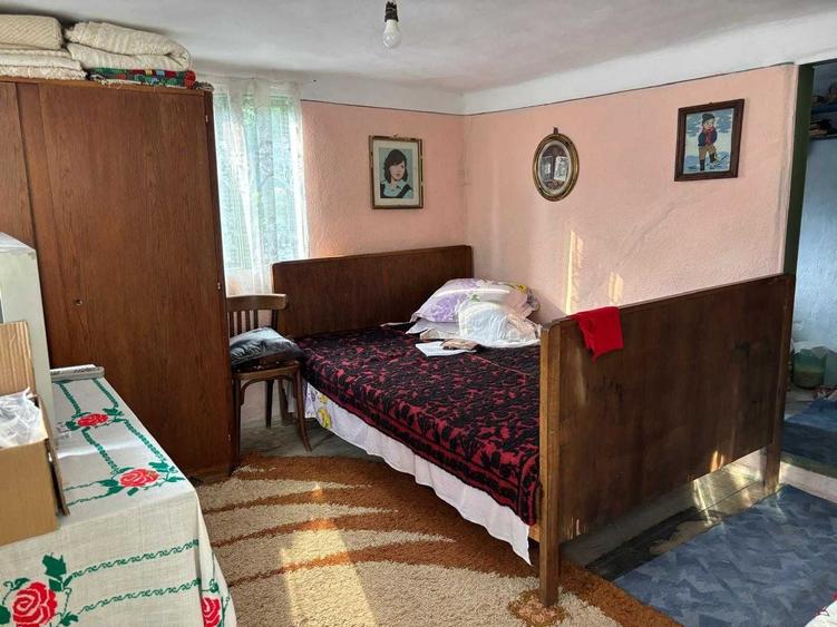 Casă cu 4 camere în Priboaia