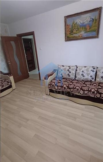 Apartament cu 2 camere decomandat în Plopilor