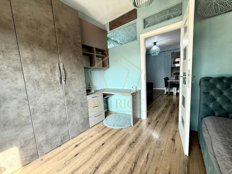 Apartament cu 3 camere semidecomandat, mobilat în Aradului