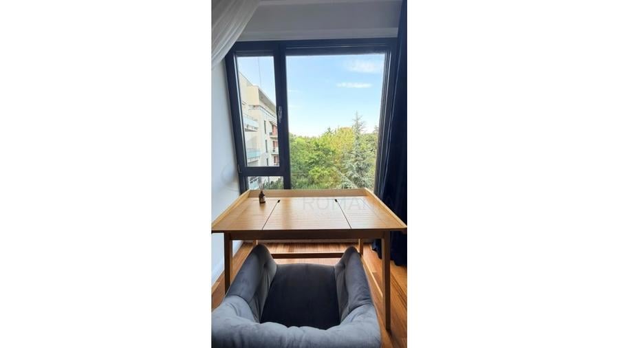 Apartament cu 3 camere decomandat în Băneasa