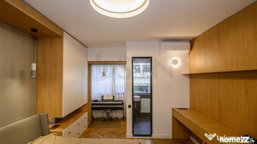 Apartament cu 5 camere semidecomandat în Calea Victoriei