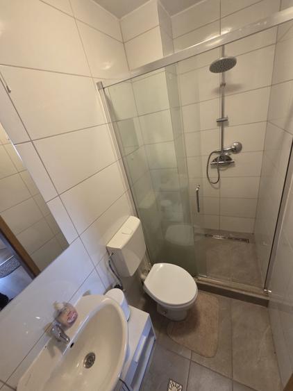 Apartament cu 4 camere semidecomandat în Central