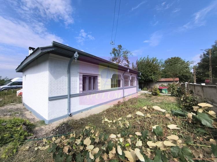 Casă individuală cu 4 camere cu Canalizare în Poșta