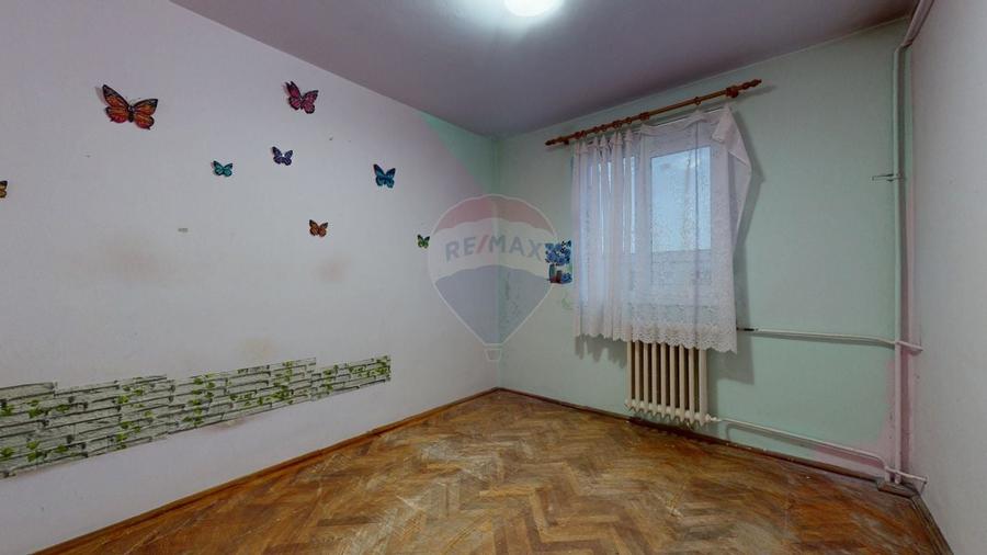 Apartament cu 3 camere semidecomandat în Electroprecizia