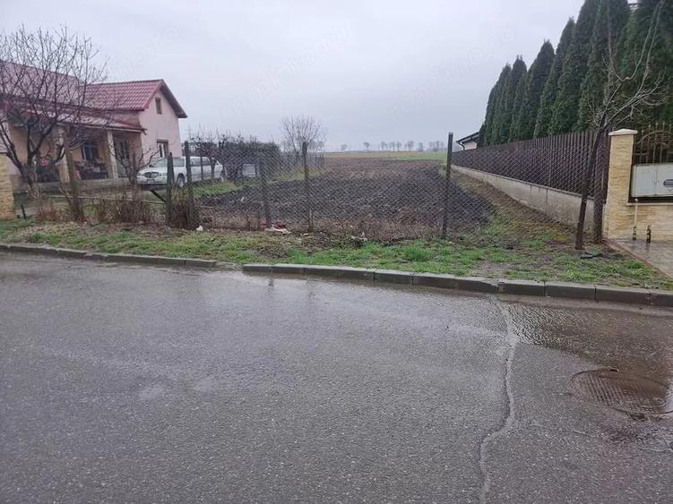 Teren de 1100 mp, în Central
