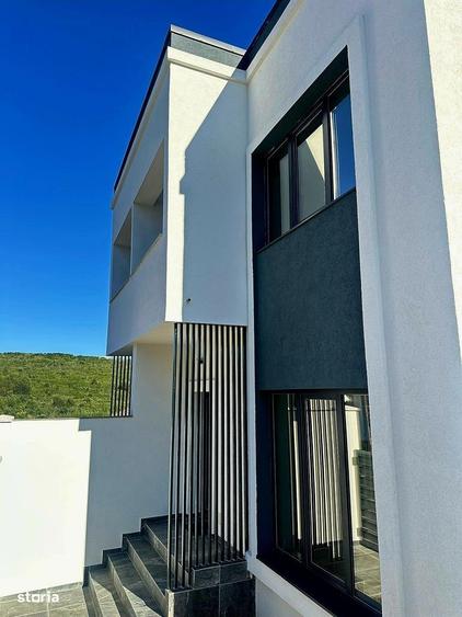 Casă cu 3 camere în Valea Adâncă