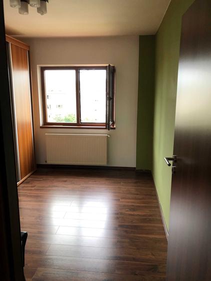 Apartament cu 3 camere decomandat în Între Lacuri