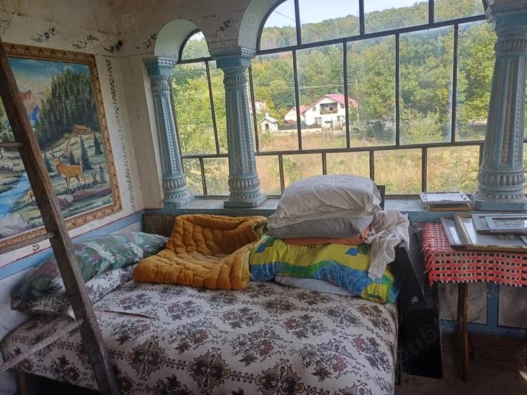 Casă cu 4 camere cu Teren 9000 Mp în Cotmeana