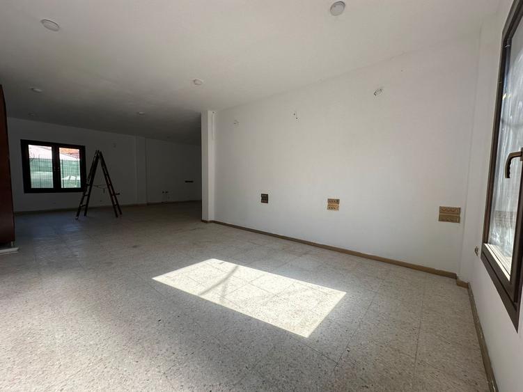 Birou, de 76 mp, în Central