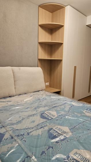 Apartament cu 4 camere decomandat în Băneasa