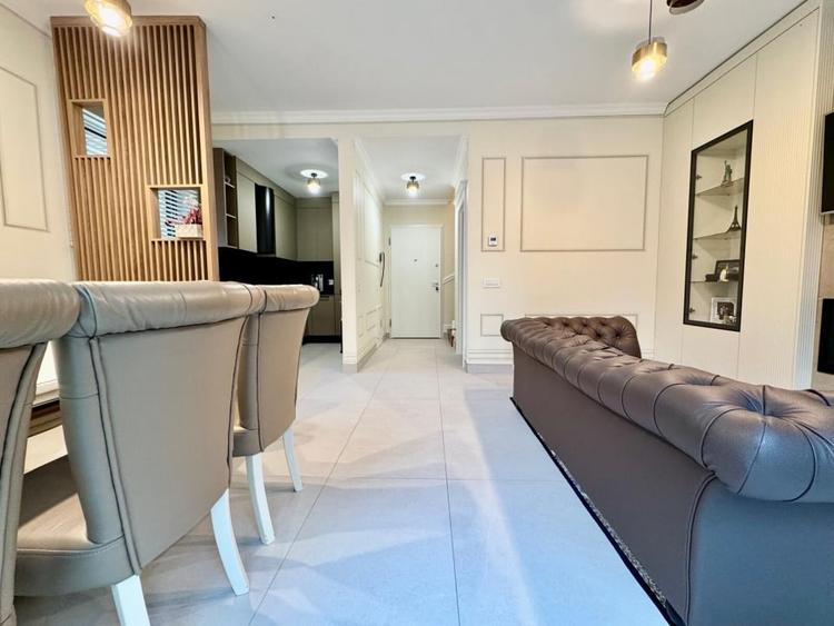 Apartament cu 3 camere semidecomandat, mobilat în Pipera