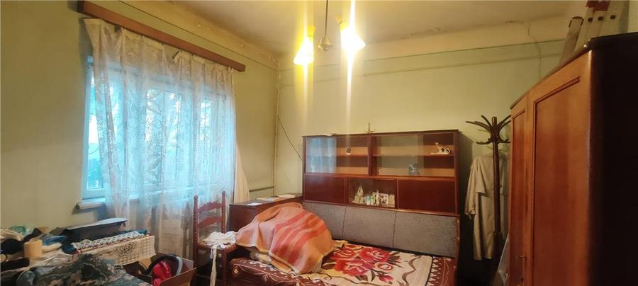 Casă cu 2 camere cu Canalizare în Central