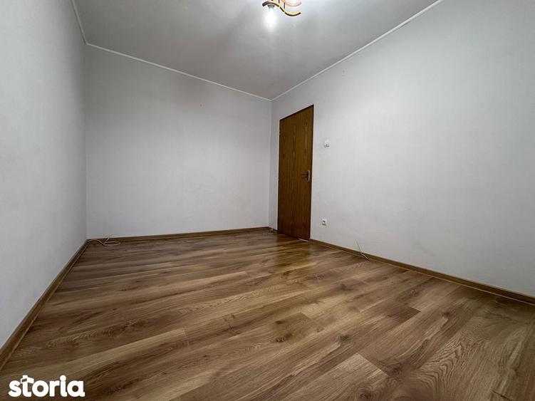 Apartament cu 4 camere decomandat în Micro 5