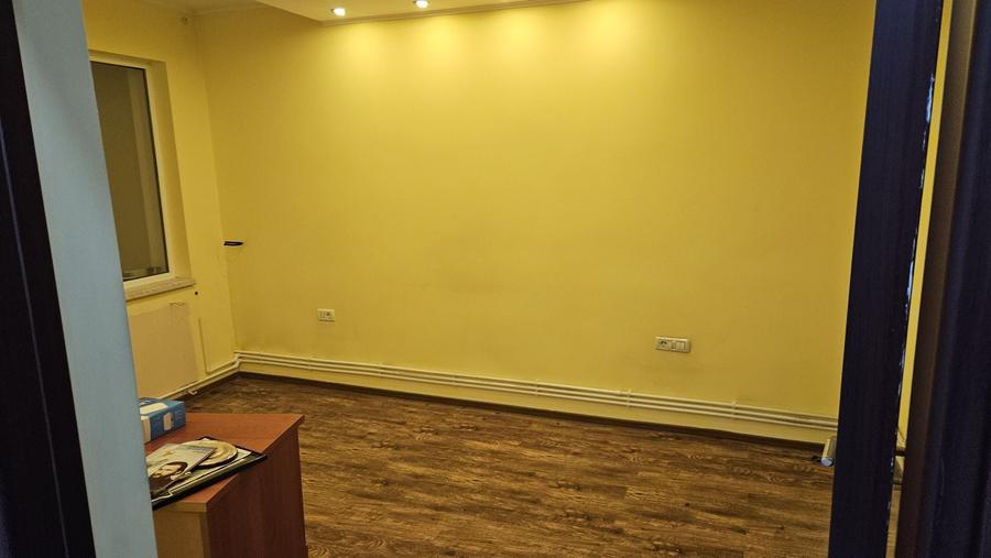 Apartament cu 3 camere decomandat în C5