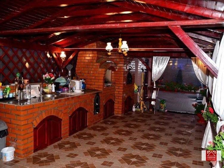 Casă individuală cu 7 camere cu Garaj în Șagu