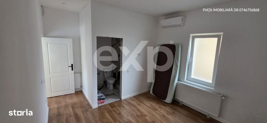 Casă cu 4 camere decomandat în Central