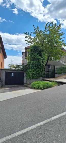 Casă cu 4 camere cu Teren 270 Mp în Central