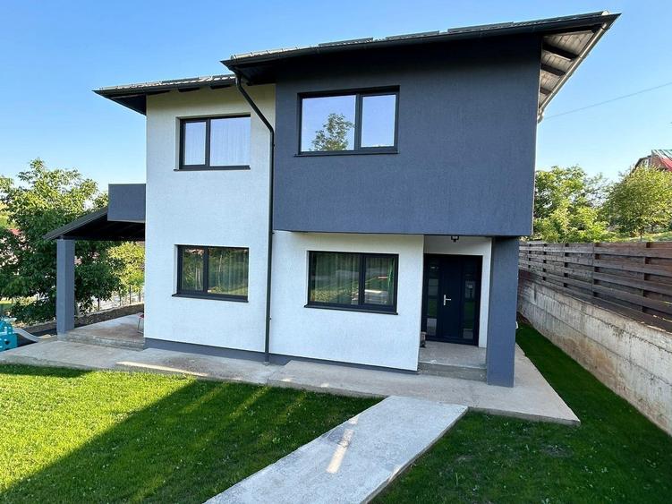 Casă cu 4 camere cu Teren 440 Mp în Breazu