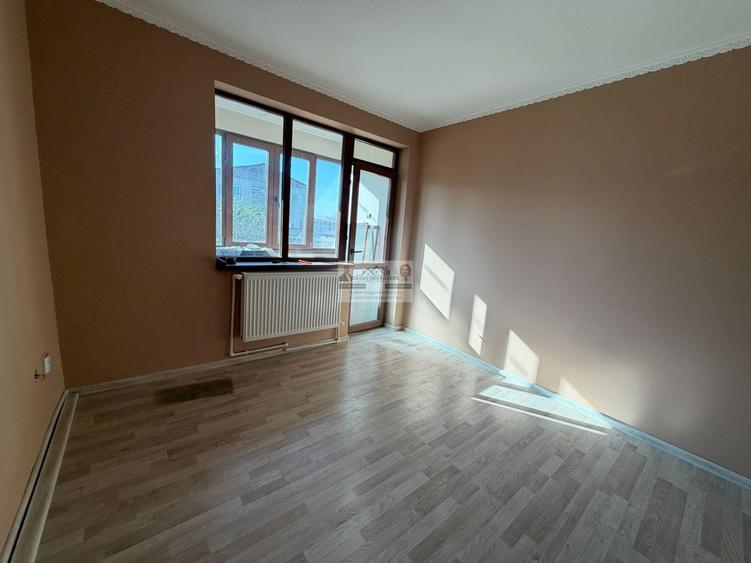 Apartament cu 2 camere semidecomandat în Sud