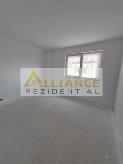 Apartament cu 3 camere decomandat în Berceni