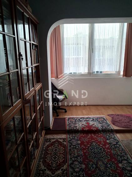 Apartament cu 3 camere decomandat, mobilat în Zorilor