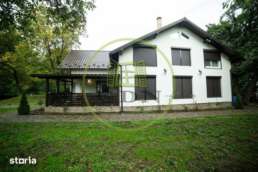 Casă cu 7 camere cu Teren 3515 Mp în Deda