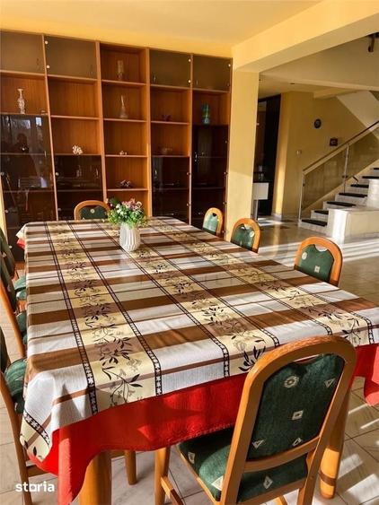 Casă cu 5 camere cu Teren 8030 Mp în Sânmartin