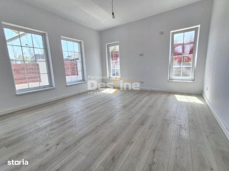 Casă cu 4 camere în Valea Adâncă