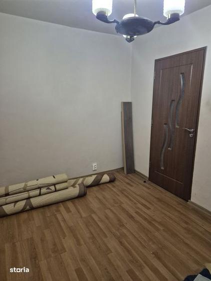 Apartament cu 3 camere decomandat în Steaua