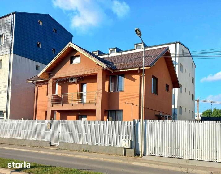 Casă cu 4 camere cu Teren 264 Mp în Central