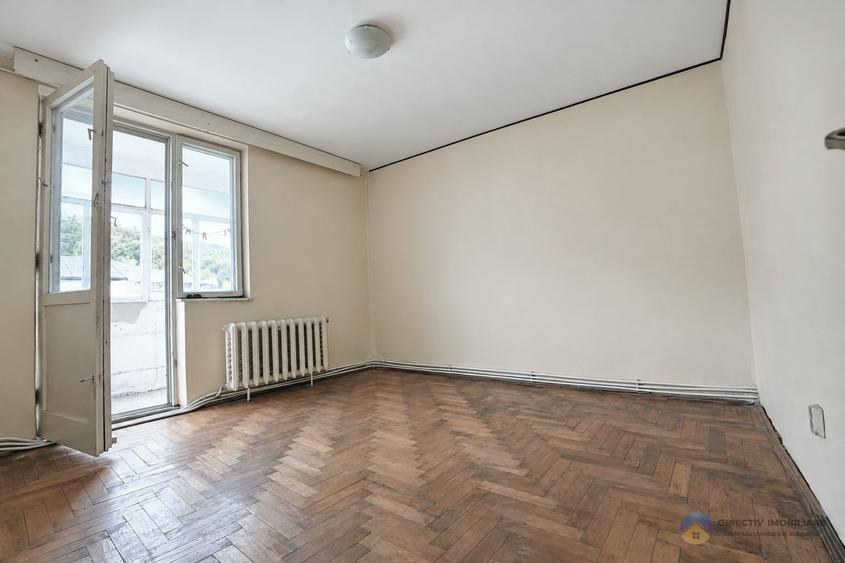 Apartament cu 3 camere decomandat în Mărăței