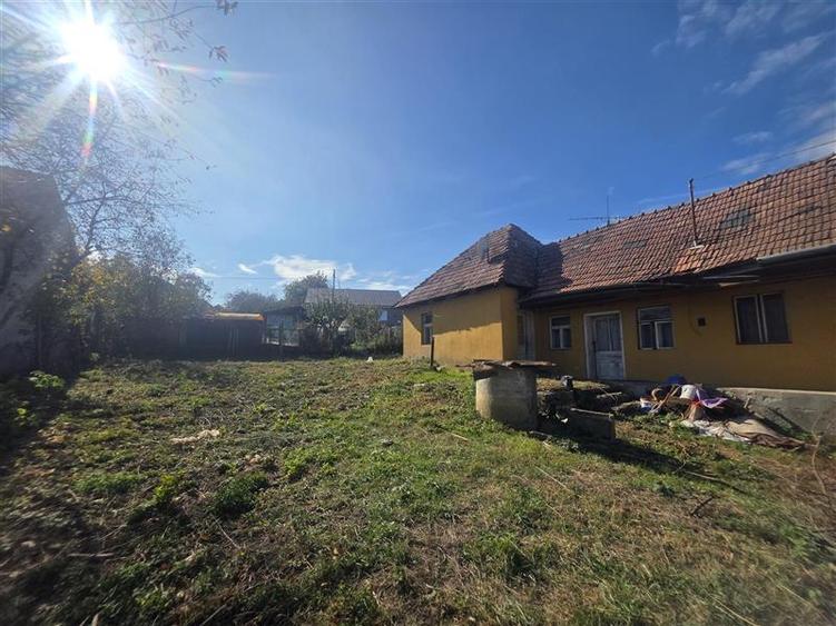 Casă cu 2 camere cu Teren 400 Mp în Voiniceni