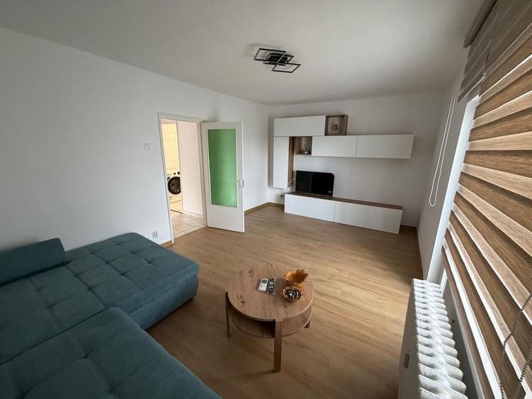 Apartament cu 2 camere decomandat în Lacul Tei