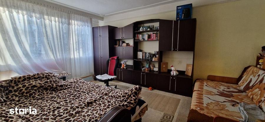Apartament cu 3 camere decomandat în Tătărași
