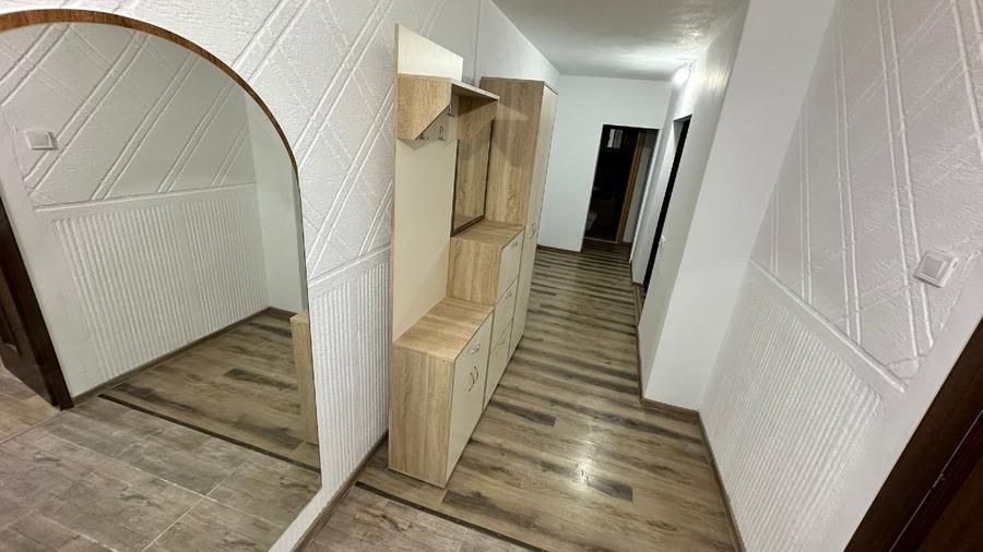 Apartament cu 2 camere decomandat, mobilat în Central