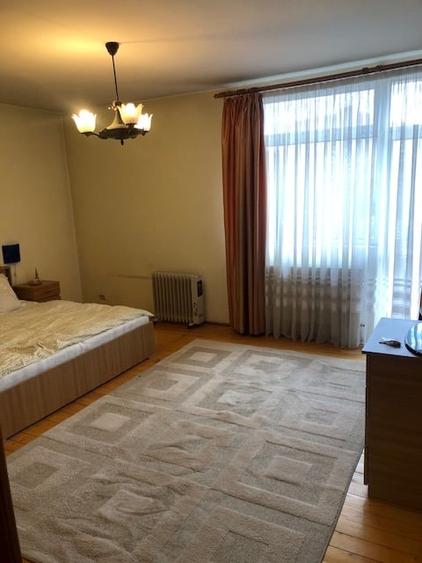 Casă individuală cu 5 camere cu Canalizare în Pajura