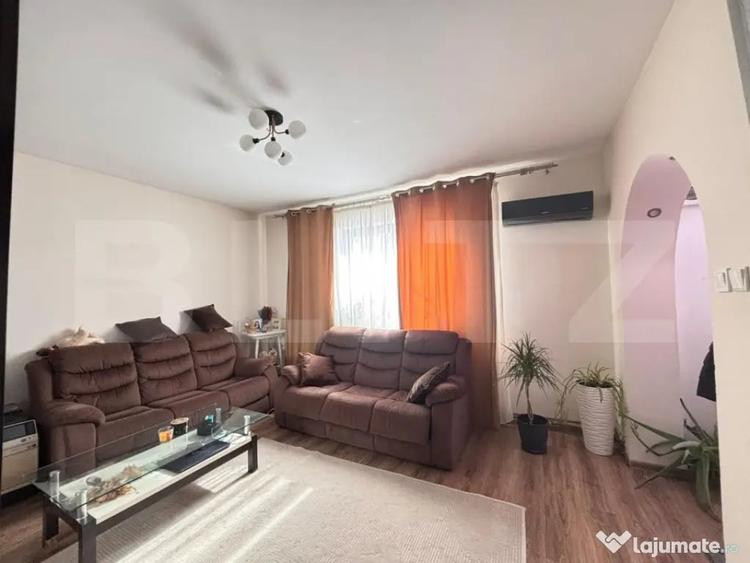 Casă cu 4 camere cu Teren 2700 Mp în Central