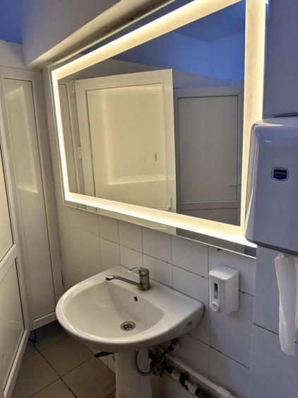 Spațiu comercial, de 350 mp, în Mislea