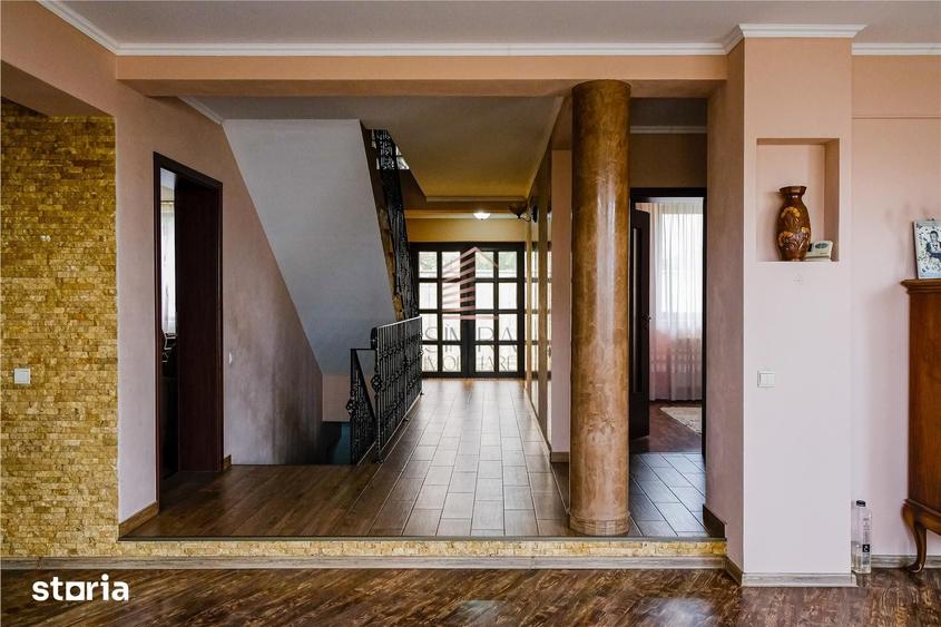 Casă cu 6 camere decomandat cu Teren 722 Mp în Orașul Nou