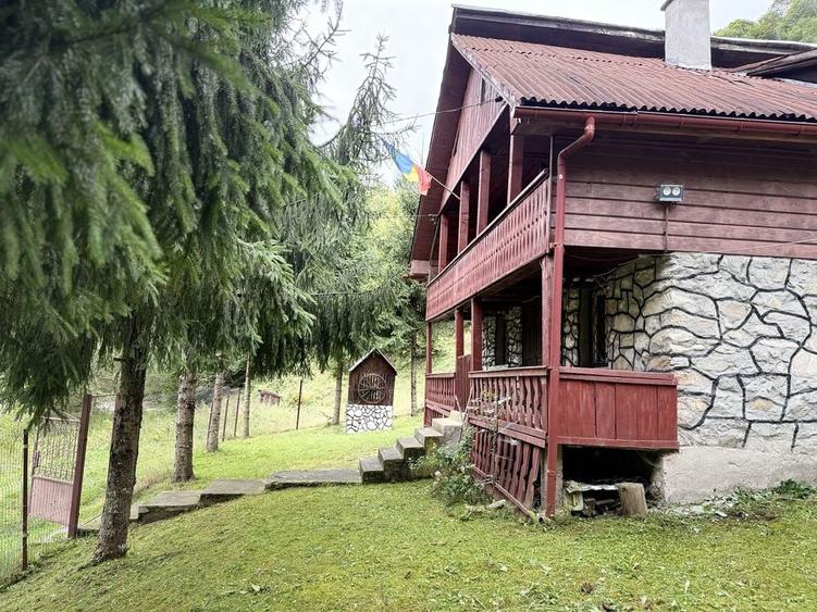 Casă cu 4 camere în Anieș