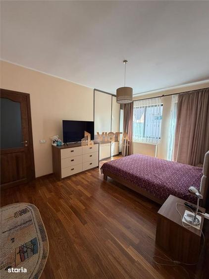 Casă cu 4 camere în Centrul Civic