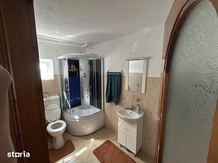 Casă cu 3 camere cu Teren 2496 Mp în Băbana