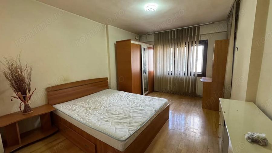 Apartament cu 3 camere în Telegrafului