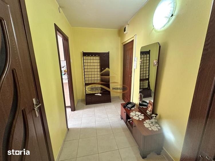 Apartament cu 2 camere semidecomandat în Republicii