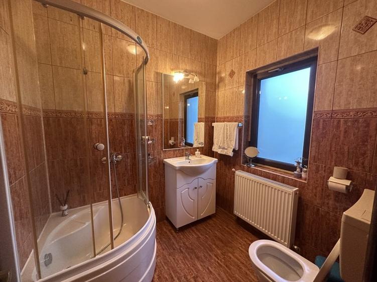 Casă individuală cu 4 camere cu Canalizare în Brănești