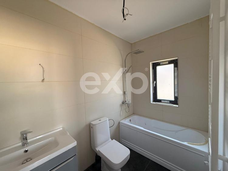 Casă individuală cu 3 camere cu Teren 360 Mp în Crevedia