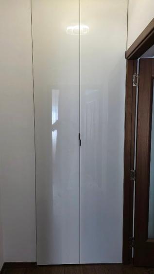 Apartament cu 3 camere semidecomandat, mobilat în Gorjului