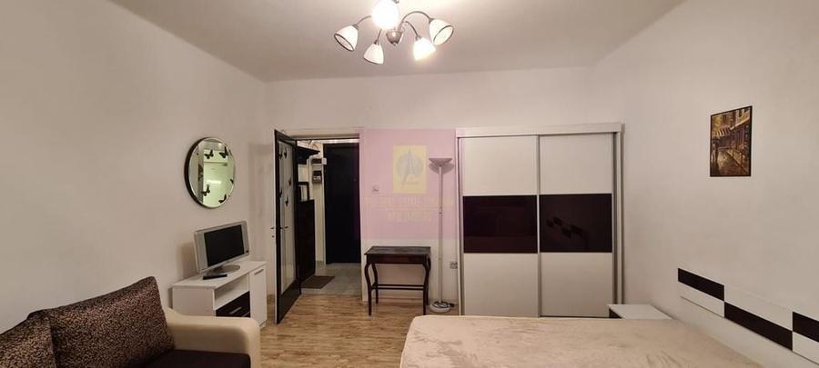 Garsonieră în Romană