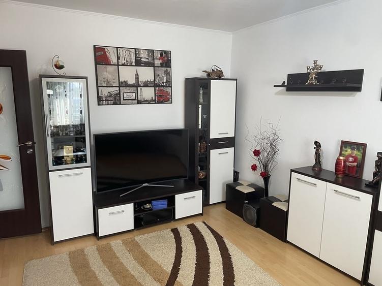 Apartament cu 2 camere decomandat în Sud