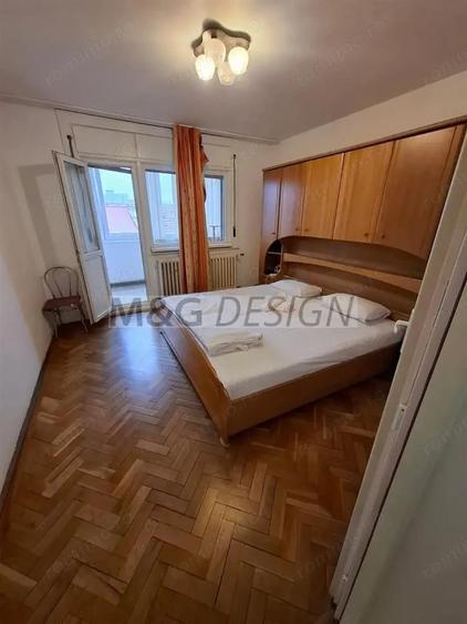 Apartament cu 5 camere decomandat, mobilat în Central
